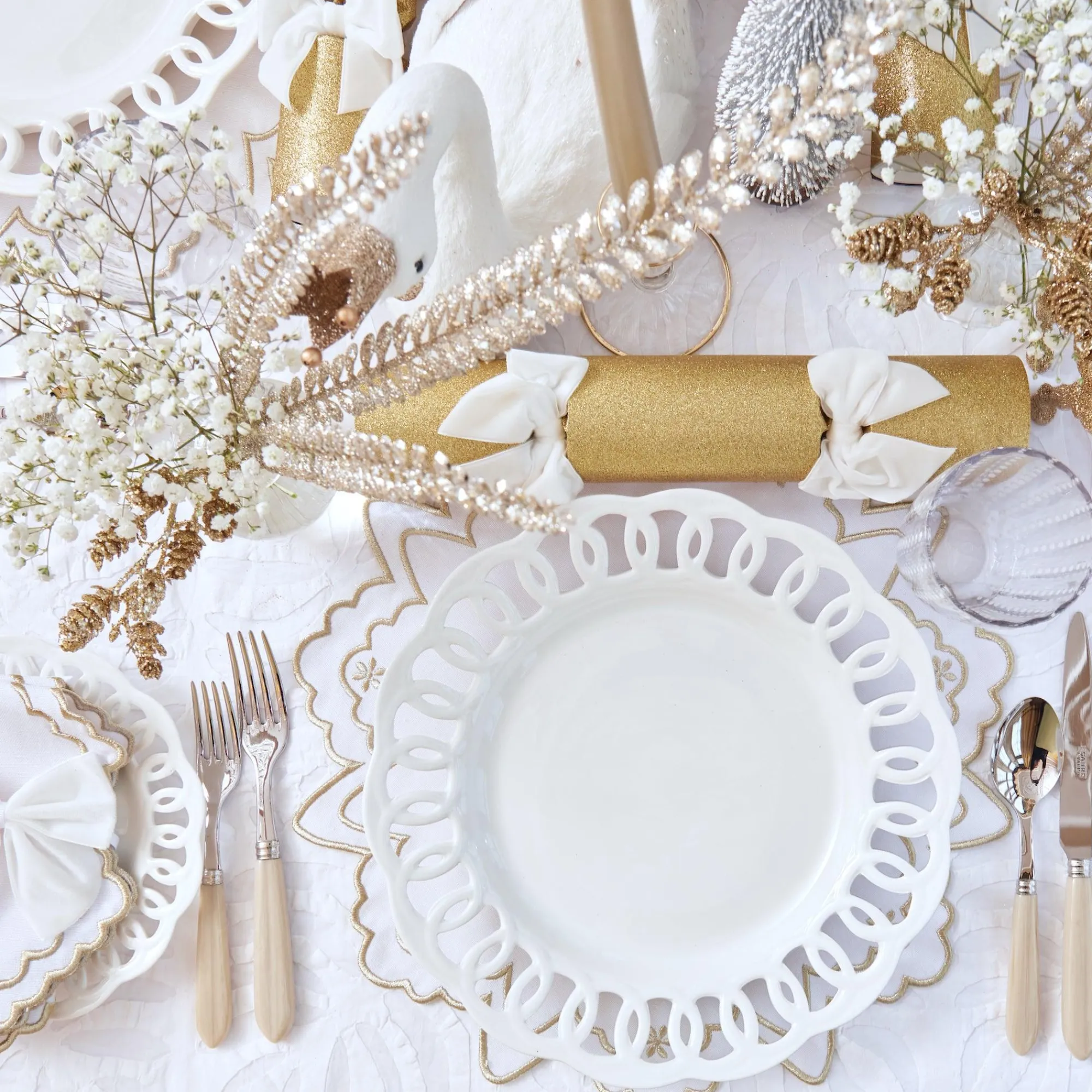 Applique White Tablecloth|Mrs. Alice Sale