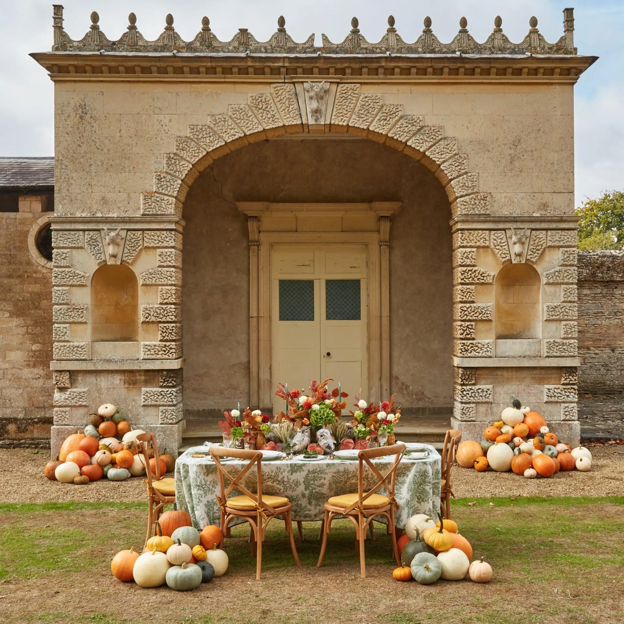 Chloe Toile Tablecloth|Mrs. Alice