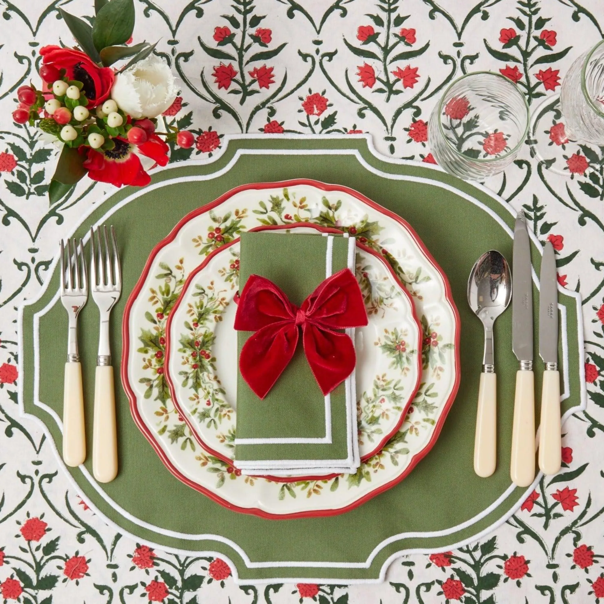 Christmas Garland Tablecloth|Mrs. Alice Clearance