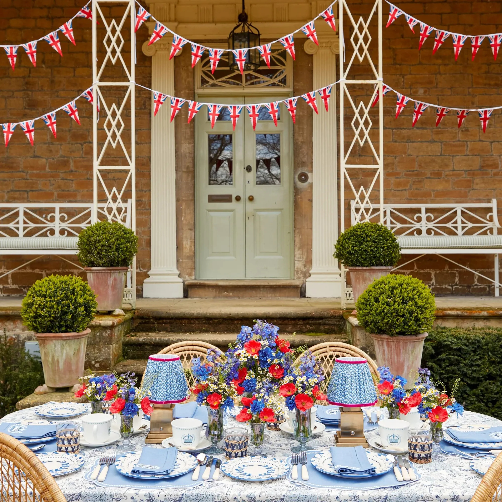 Eloise Blue Placemats & Coronation Napkins (Set Of 4)|Mrs. Alice Online