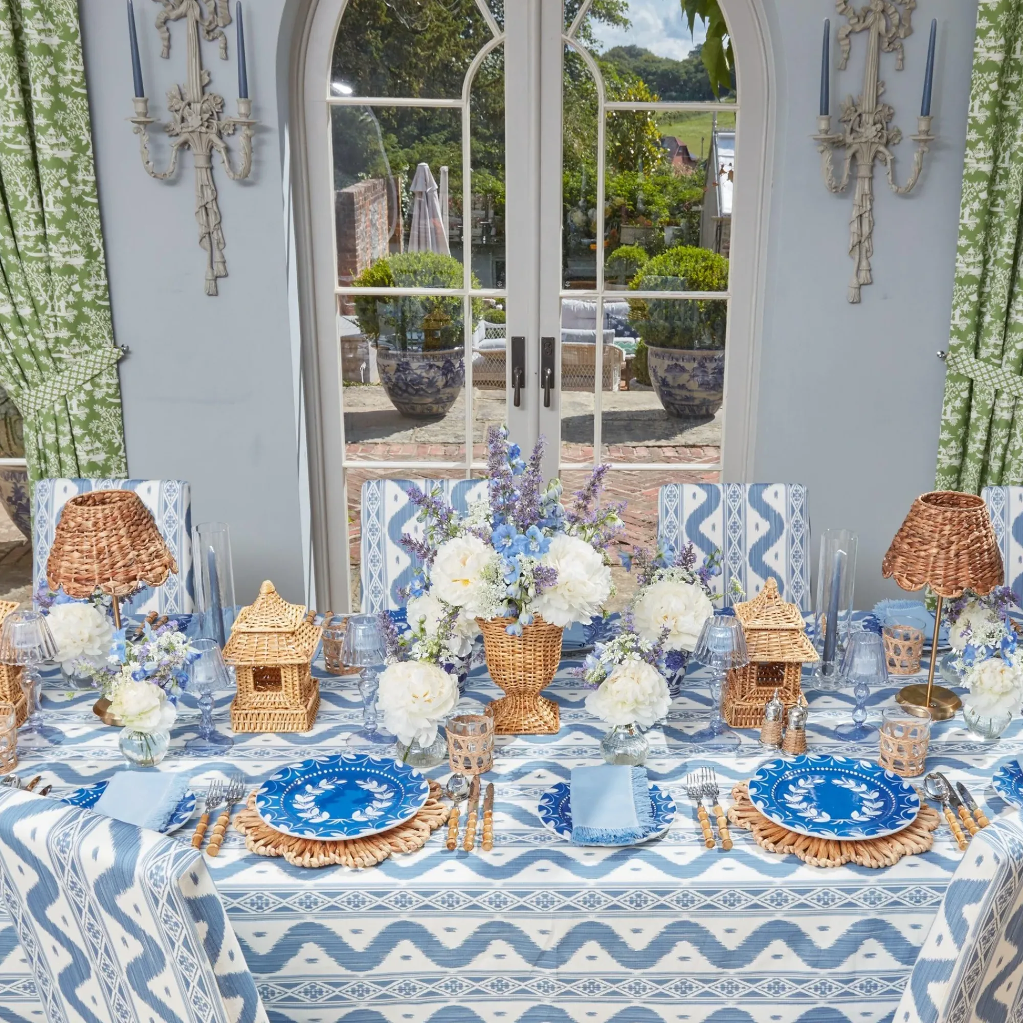 French Blue Garland Dinner & Starter Plates (Set Of 8)|Mrs. Alice Clearance