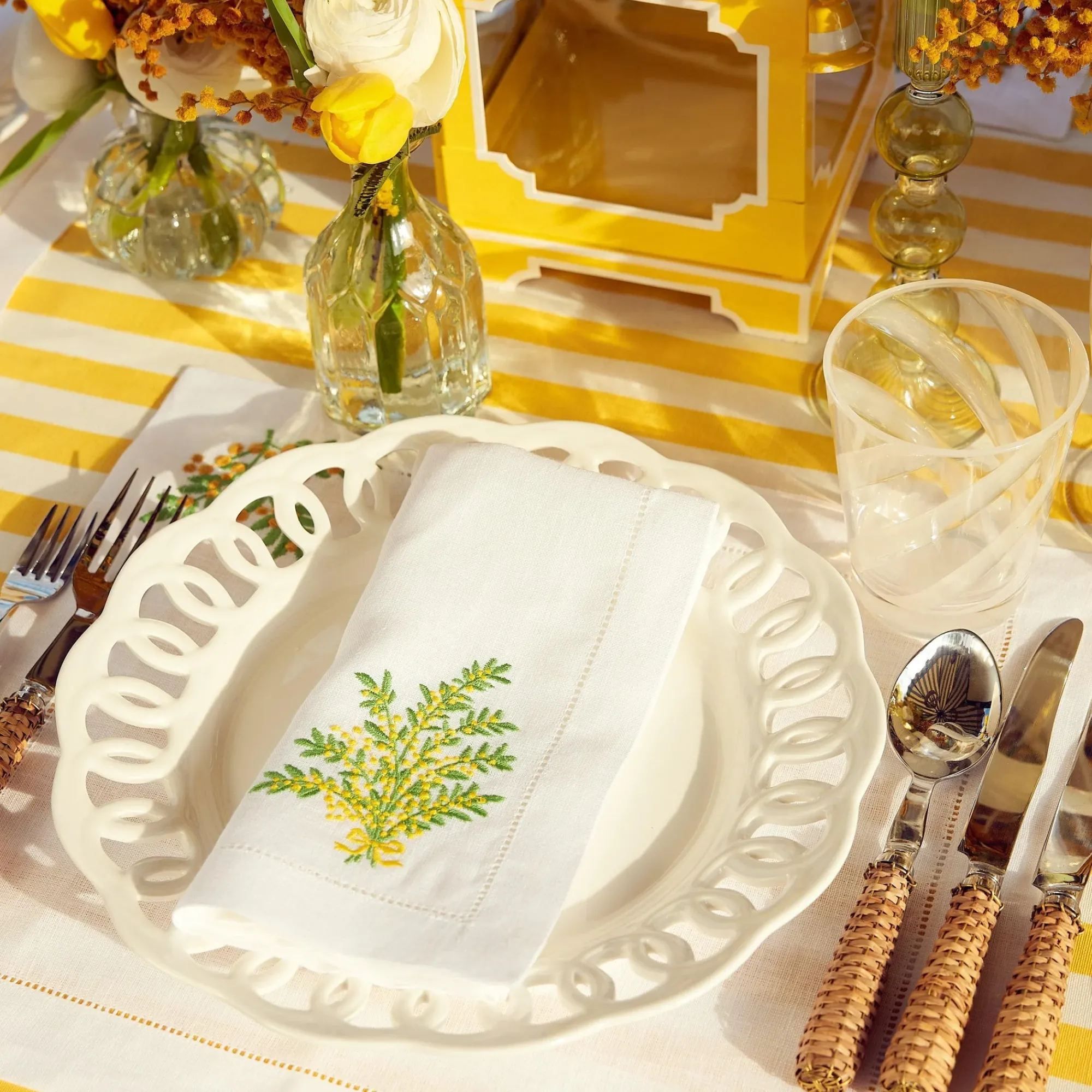 Mimosa White Linen Placemats & Napkins (Set Of 4)|Mrs. Alice