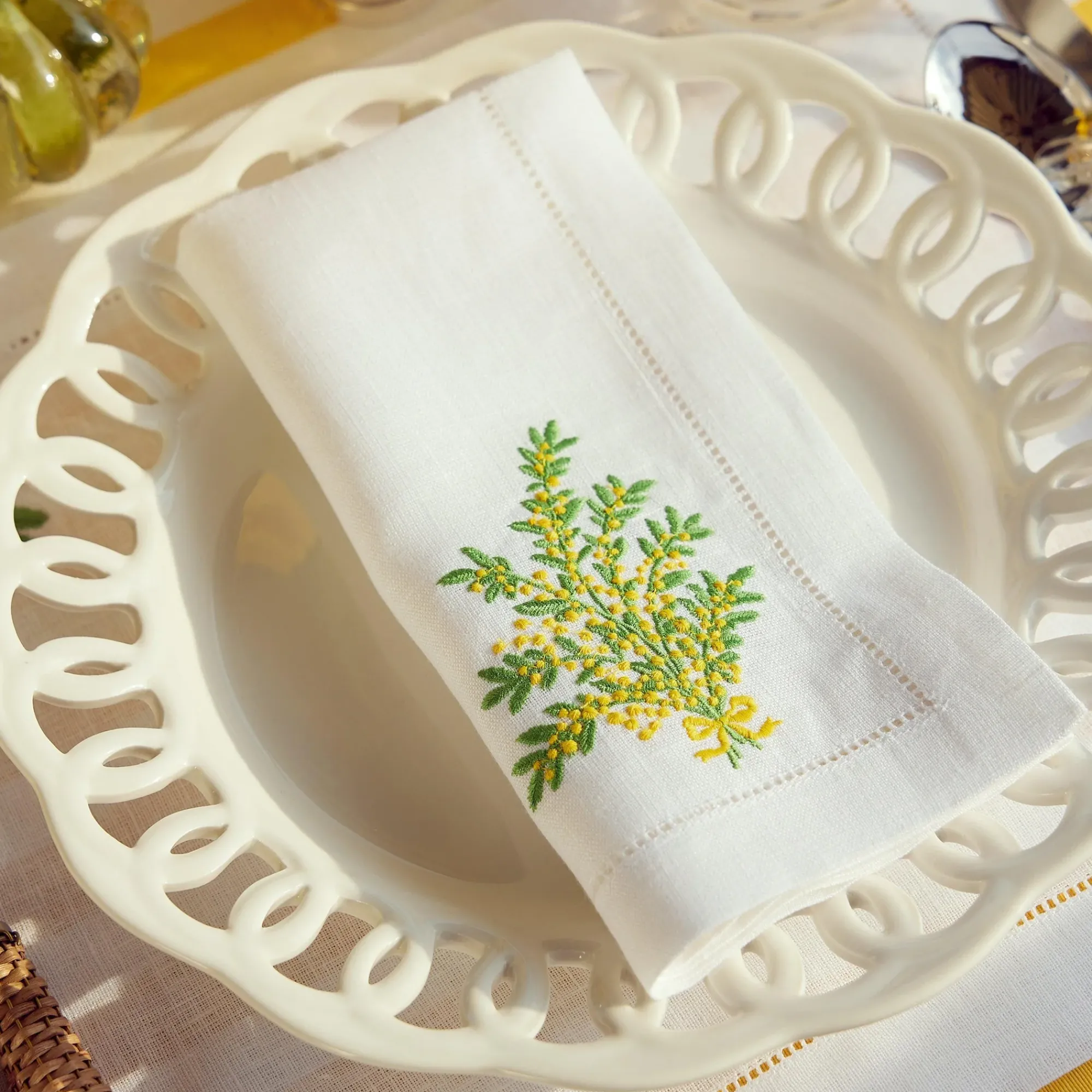 Mimosa White Linen Placemats & Napkins (Set Of 4)|Mrs. Alice