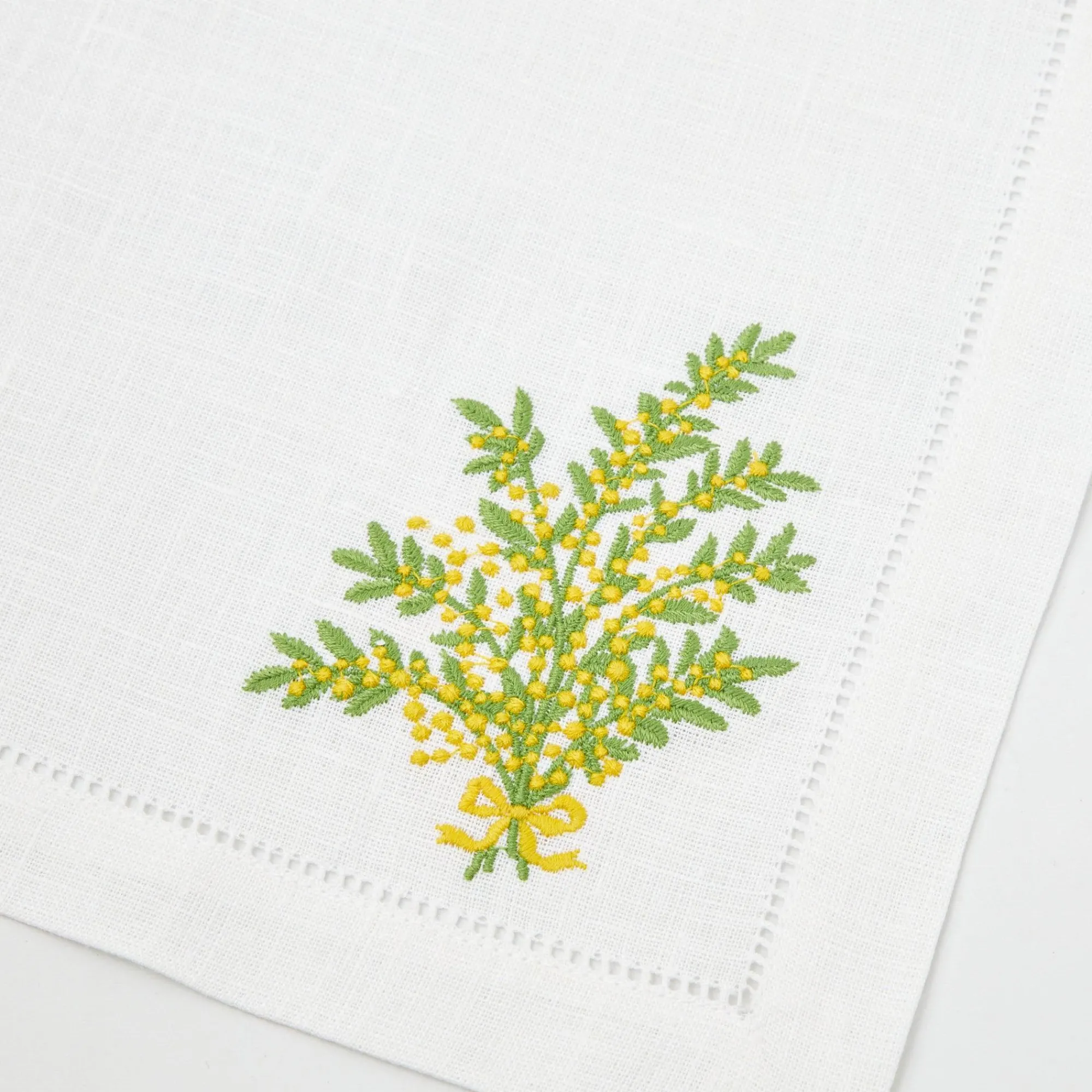 Mimosa White Linen Placemats & Napkins (Set Of 4)|Mrs. Alice