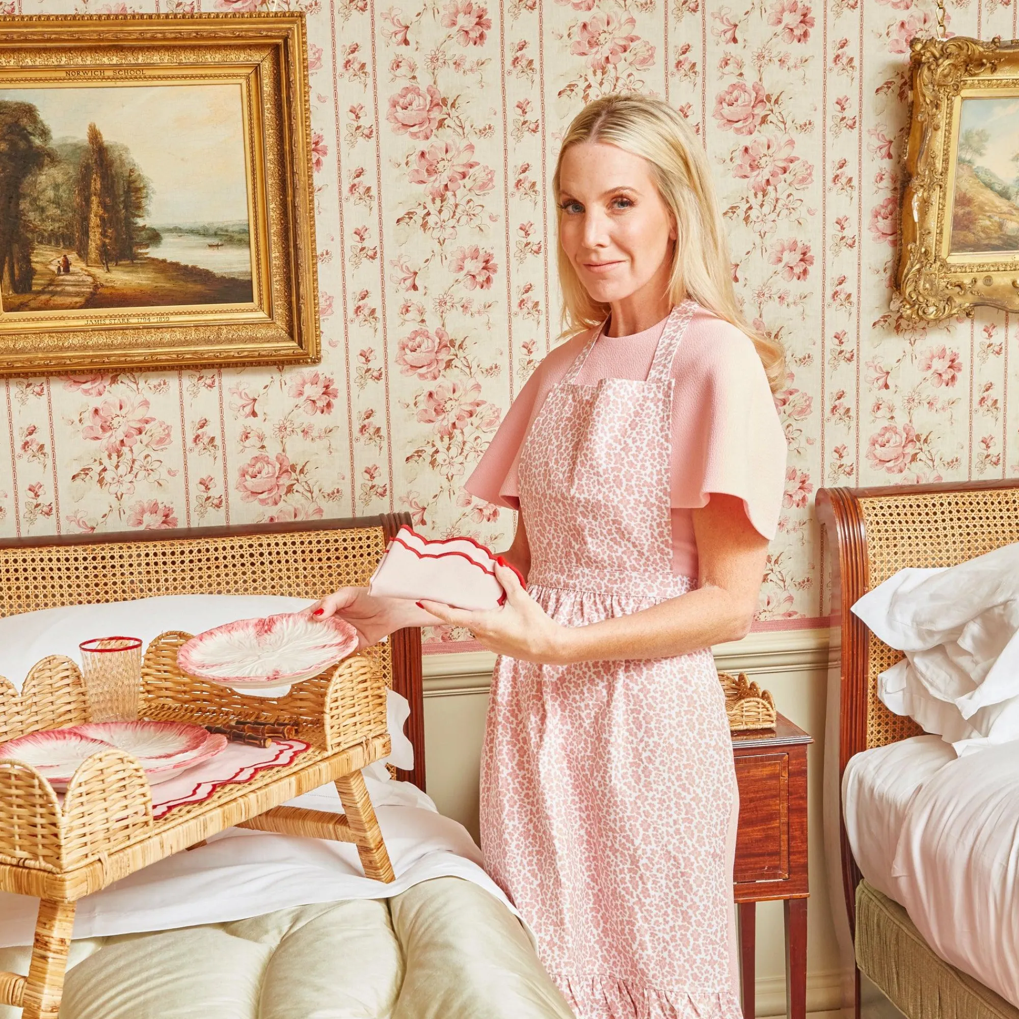 Pink Leopard Frilled Apron|Mrs. Alice Online