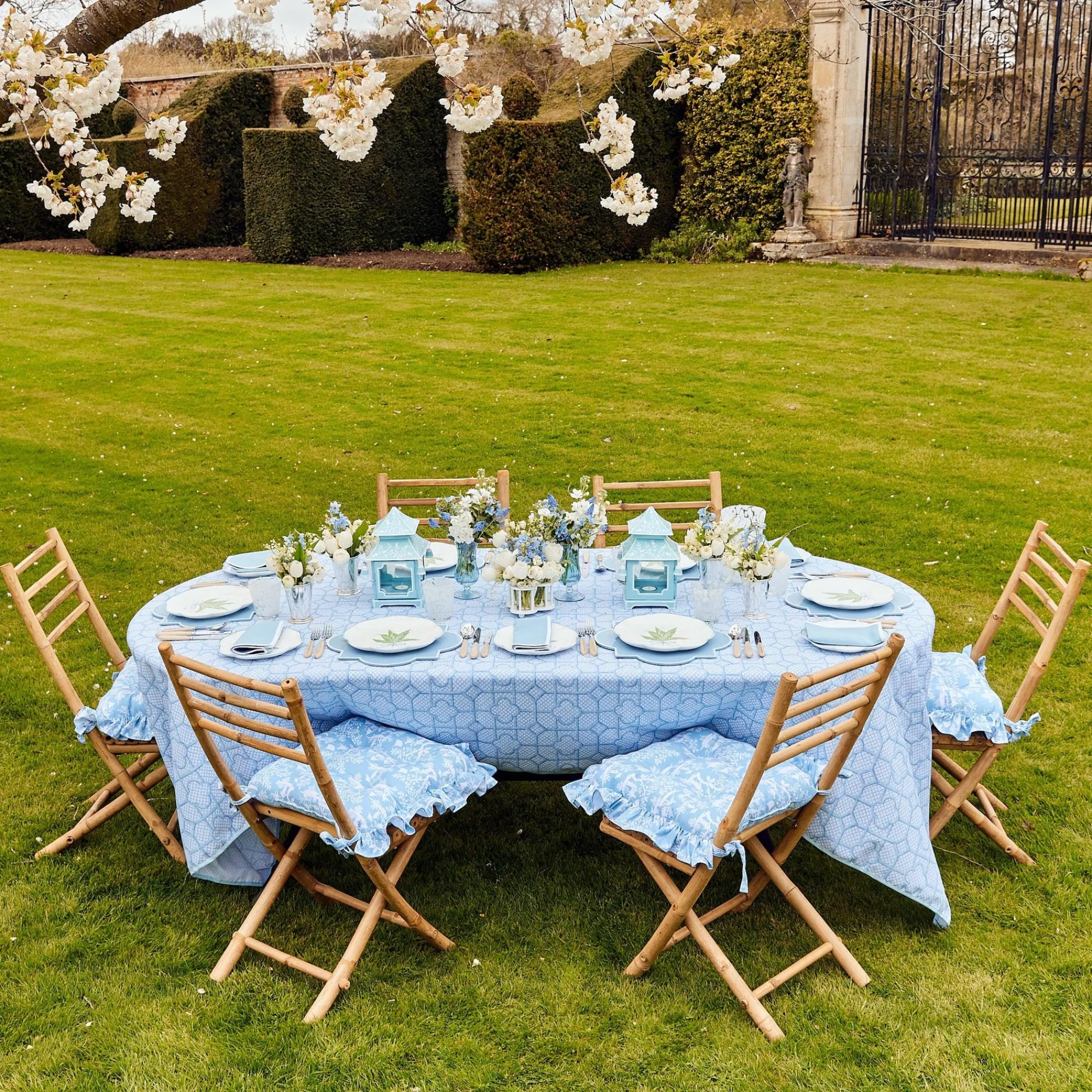 Scalloped Lily Of The Valley Starter Plate|Mrs. Alice New