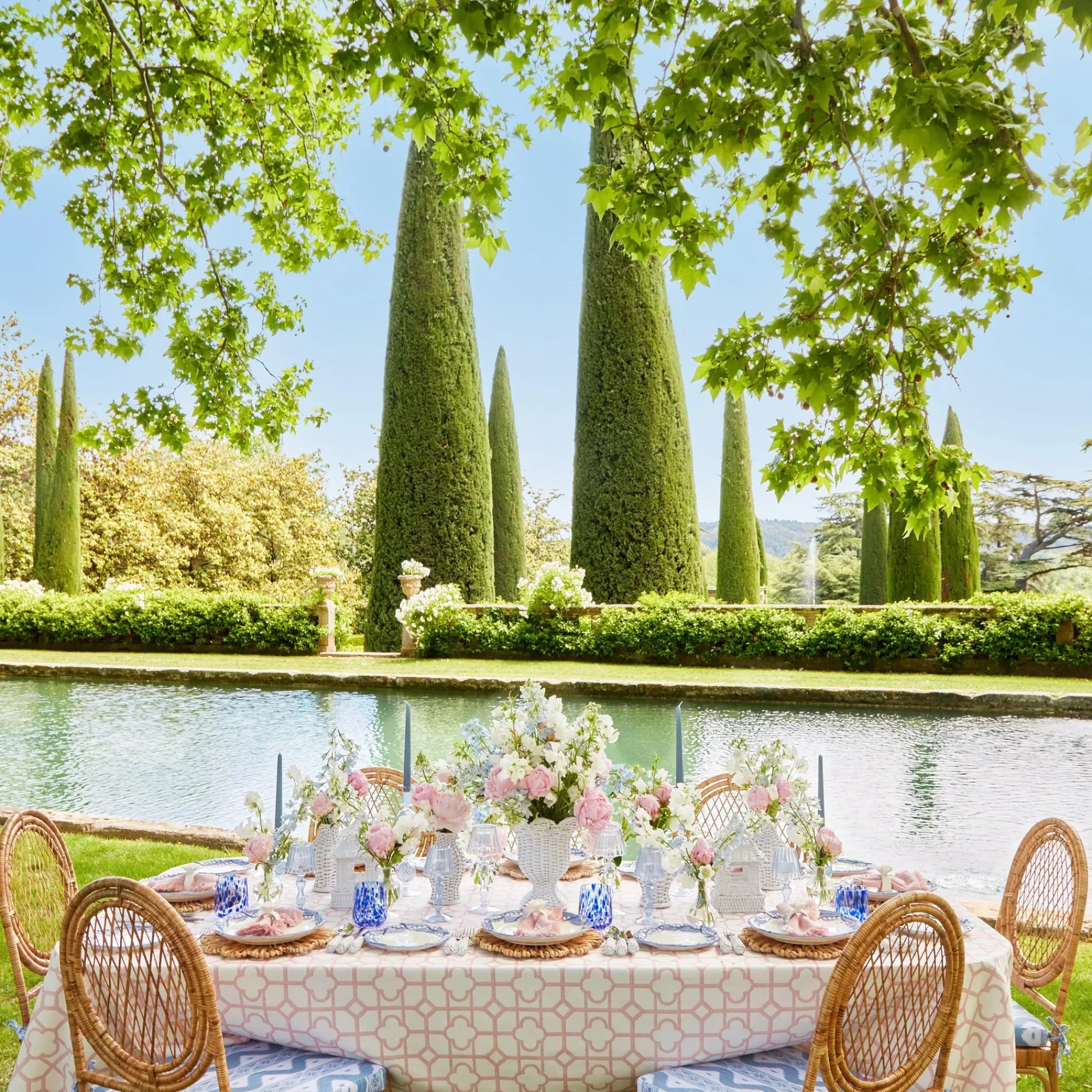 Small White Rattan Urn Vase|Mrs. Alice Discount