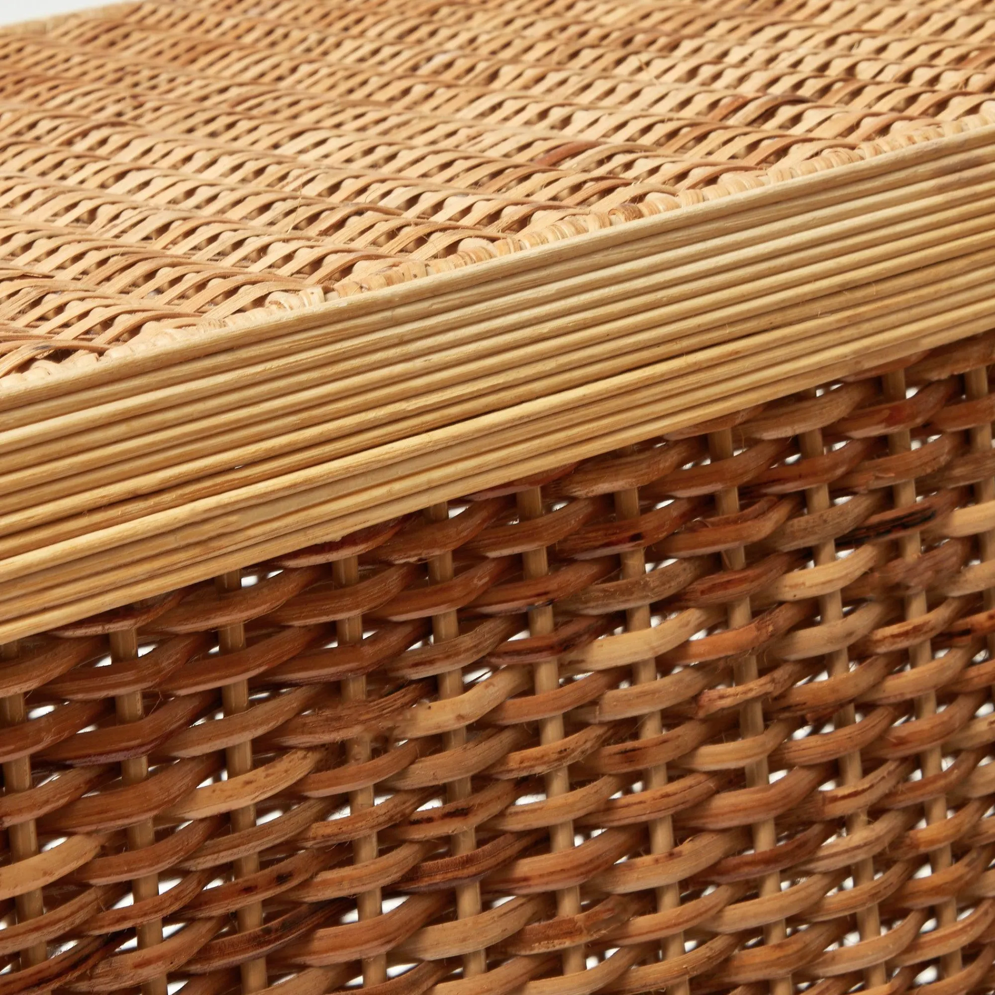 Vivienne Rattan Scalloped Console Table|Mrs. Alice Outlet