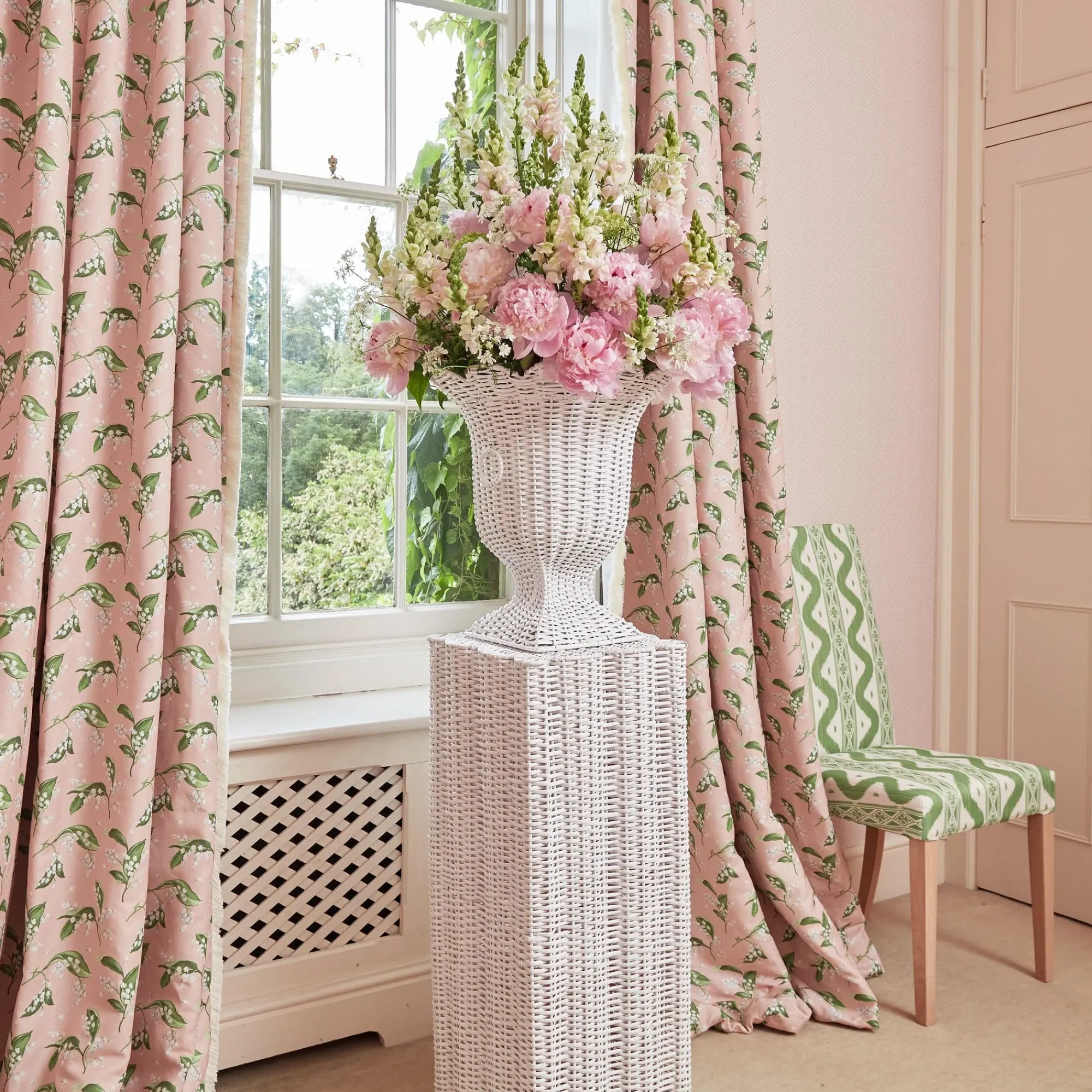 White Liliana Scalloped Rattan Pedestal And Urn|Mrs. Alice Best