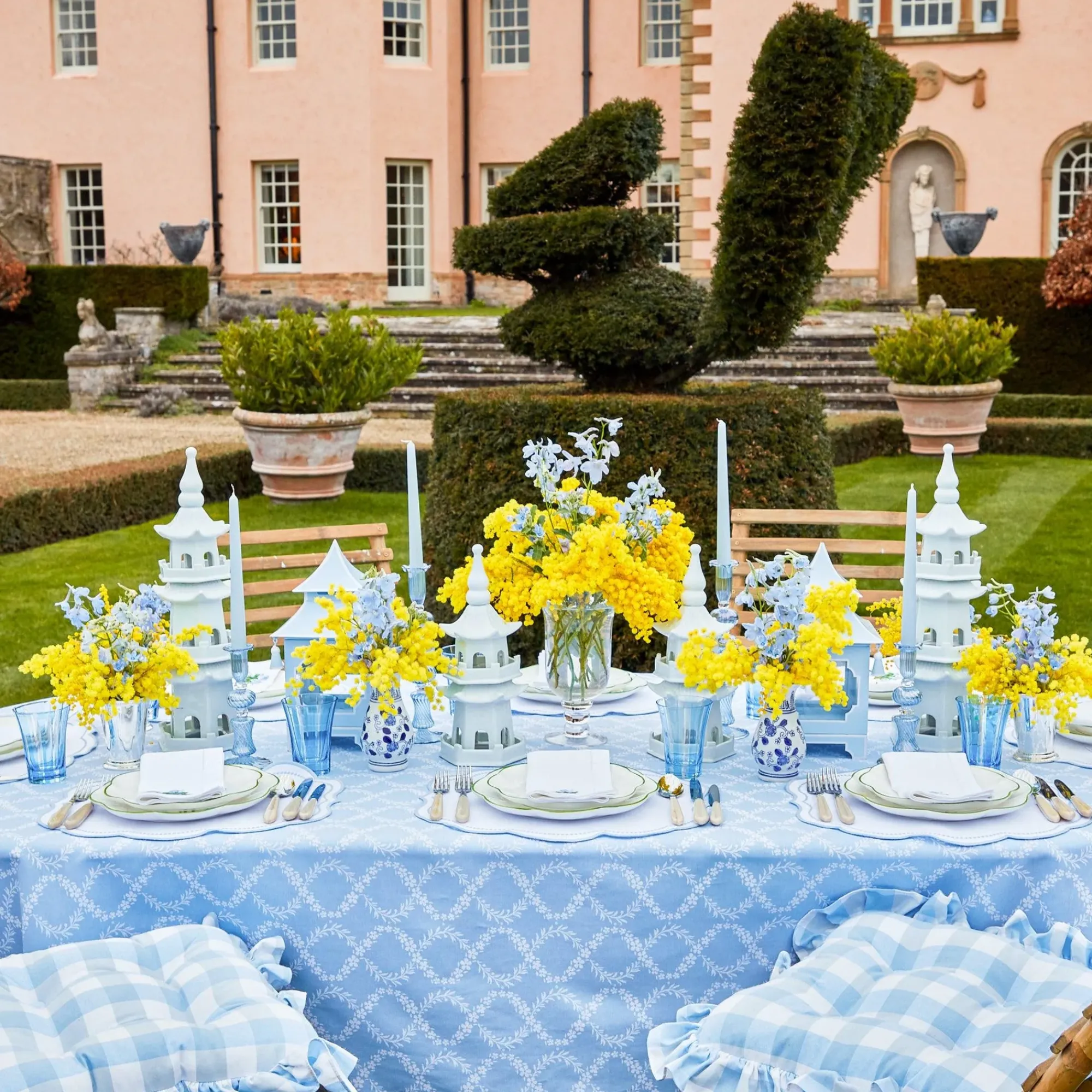 White Porcelain Pagoda Decoration Set|Mrs. Alice New